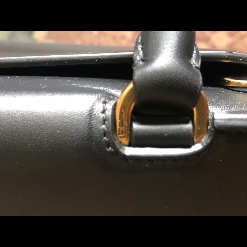 Salvatore Ferragamo Trifolio TH Top Hand… - Picture 8 of 15